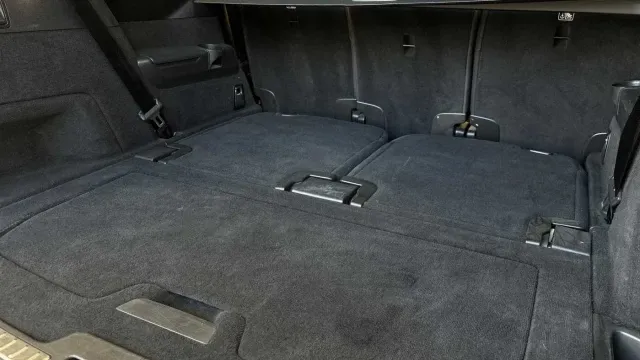 Vehicle Thumbnail 7