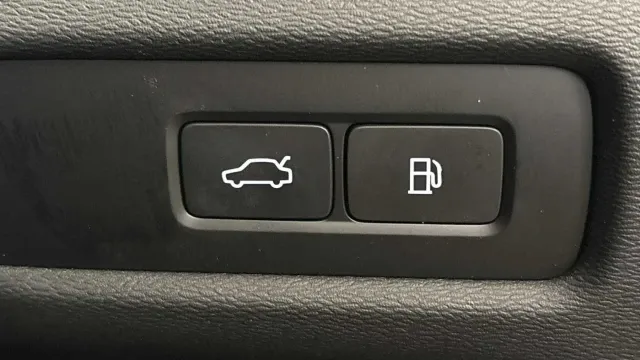 Vehicle Thumbnail 22