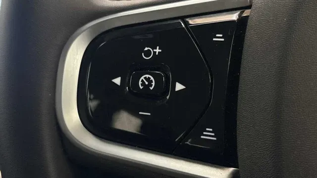 Vehicle Thumbnail 24