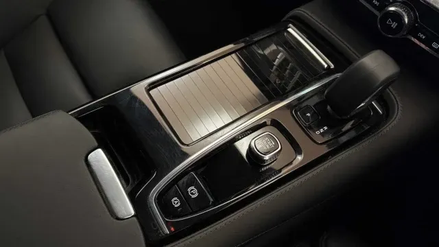 Vehicle Thumbnail 25
