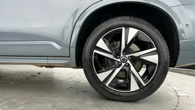 Vehicle Thumbnail 6