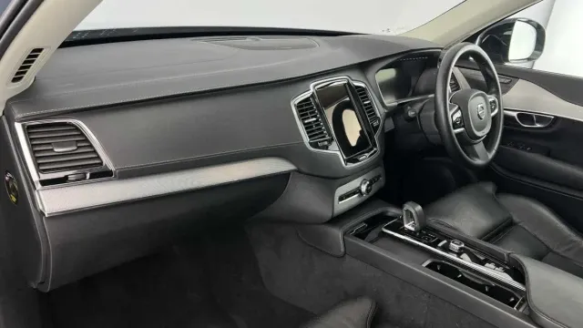Vehicle Thumbnail 8