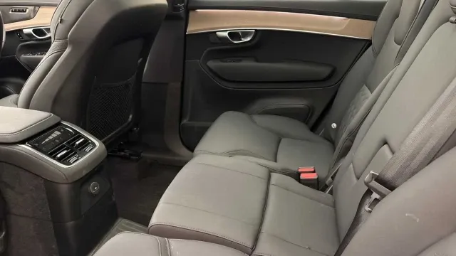 Vehicle Thumbnail 5