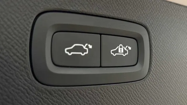 Vehicle Thumbnail 11