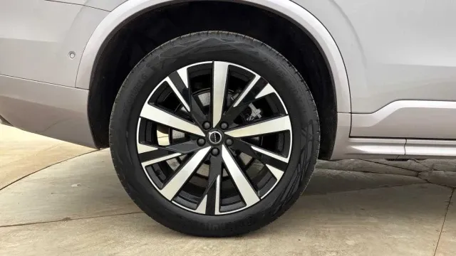 Vehicle Thumbnail 13