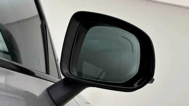 Vehicle Thumbnail 14