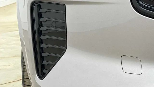 Vehicle Thumbnail 16