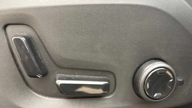 Vehicle Thumbnail 21
