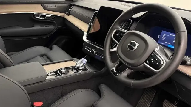 Vehicle Thumbnail 43