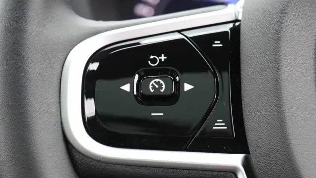 Vehicle Thumbnail 11