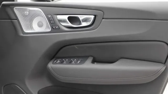Vehicle Thumbnail 20