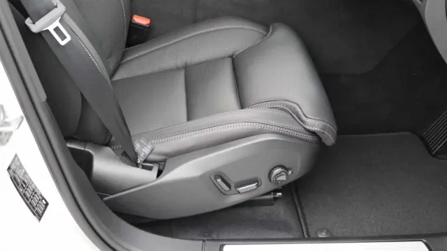 Vehicle Thumbnail 21