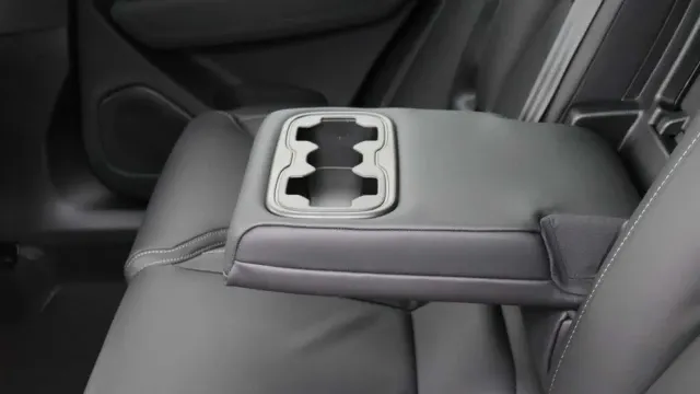 Vehicle Thumbnail 25