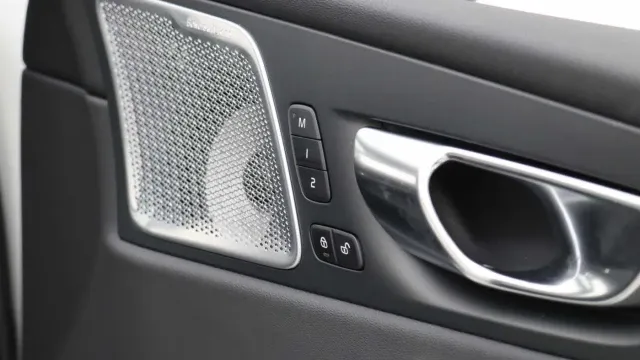 Vehicle Thumbnail 28