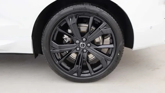 Vehicle Thumbnail 35