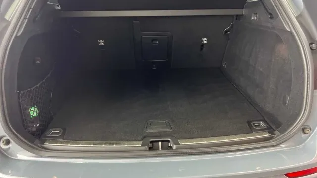 Vehicle Thumbnail 7
