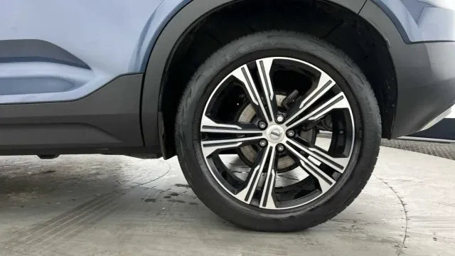 Vehicle Thumbnail 6