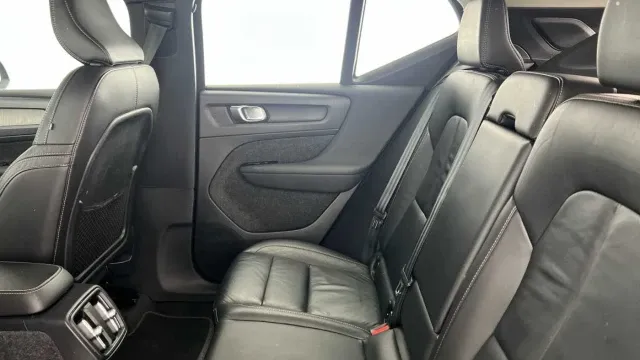 Vehicle Thumbnail 9