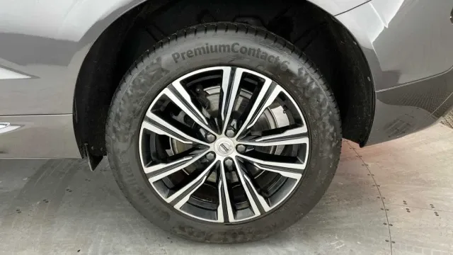 Vehicle Thumbnail 6