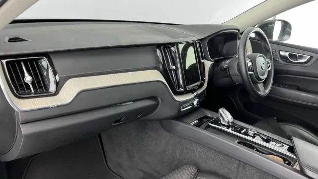 Vehicle Thumbnail 8