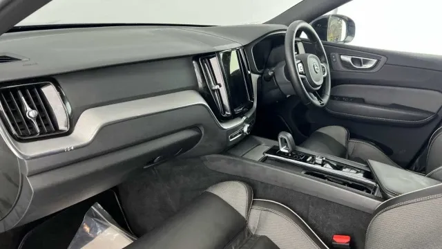 Vehicle Thumbnail 8