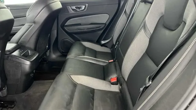 Vehicle Thumbnail 9